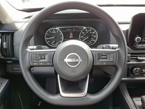 New 2025 Nissan Pathfinder S image 12