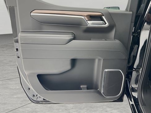 Used 2024 Chevrolet Silverado 1500 LT image 24