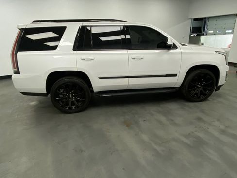 Used 2019 Cadillac Escalade Luxury image 4