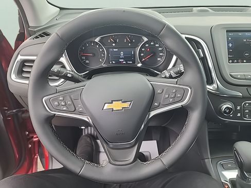 Used 2024 Chevrolet Equinox LT AWD/4WD image 15