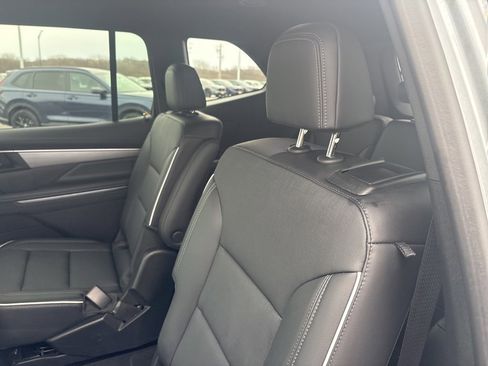 Used 2025 Buick Enclave Preferred image 14