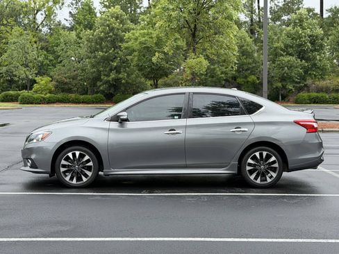Used 2019 Nissan Sentra SR FWD image 4