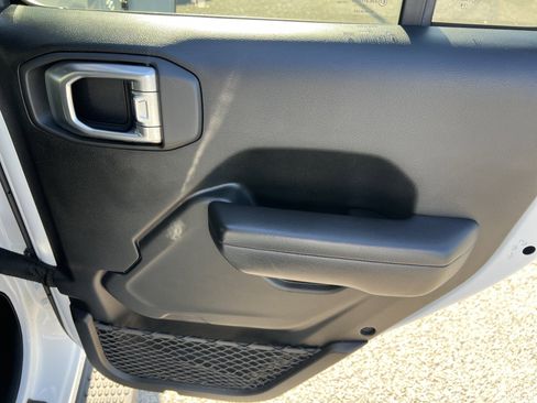 Used 2018 Jeep Wrangler Unlimited Rubicon AWD/4WD image 27