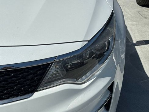 Used 2016 Kia Optima LX w/ Technology Package FWD image 4
