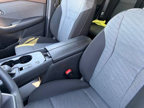 Certified 2023 Nissan Rogue SV FWD image 17