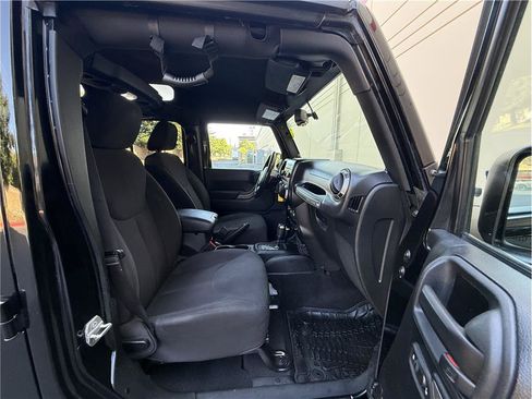 Used 2014 Jeep Wrangler Unlimited Sport w/ Quick Order Package 24S AWD/4WD image 10