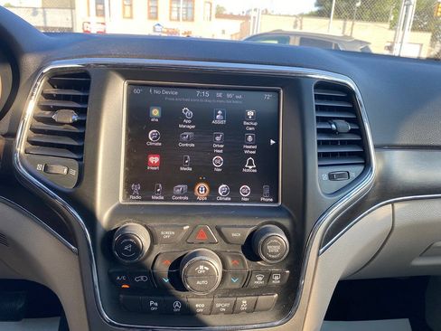 Used 2017 Jeep Grand Cherokee Limited AWD/4WD image 36