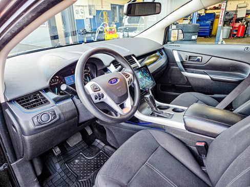 Used 2013 Ford Edge SE image 9