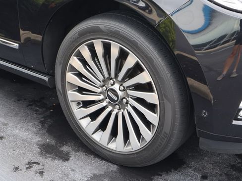 Used 2019 Lincoln Navigator Reserve AWD/4WD image 6