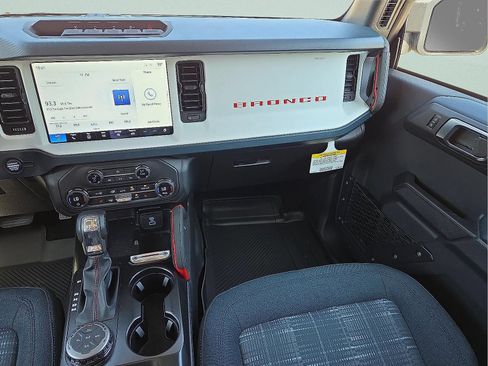 Used 2025 Ford Bronco Heritage Edition AWD/4WD image 12