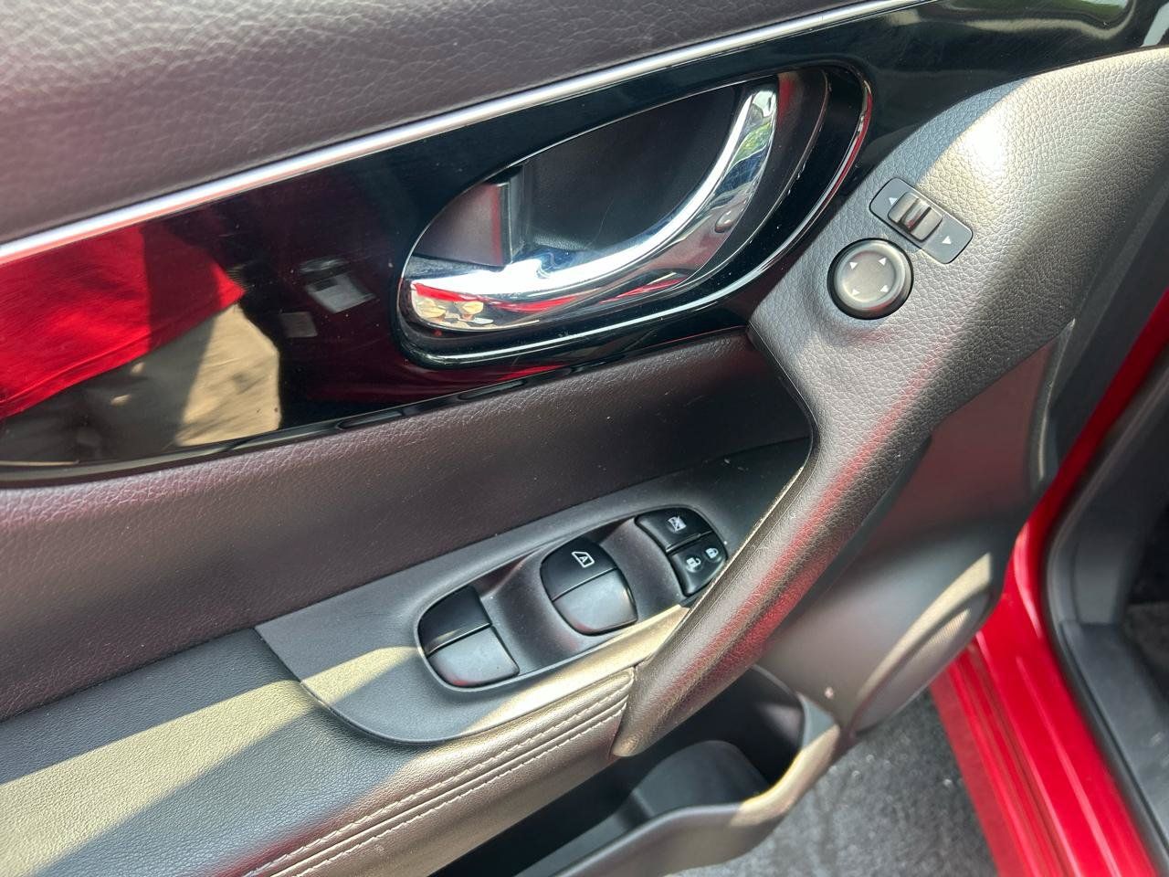Used 2018 Nissan Rogue Sport SL AWD/4WD image 13