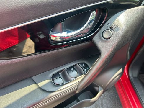 Used 2018 Nissan Rogue Sport SL AWD/4WD image 13