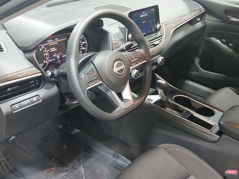 Used 2023 Nissan Altima 2.5 SV image 15