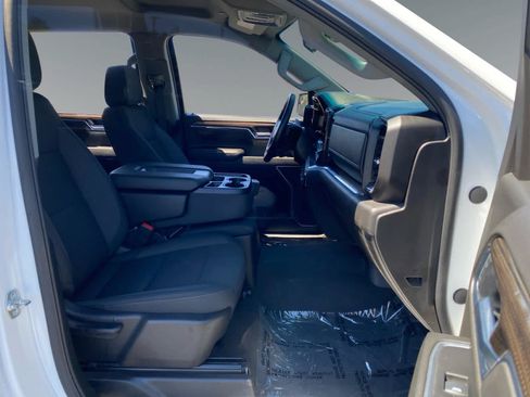 Used 2025 Chevrolet Silverado 1500 LT AWD/4WD image 15