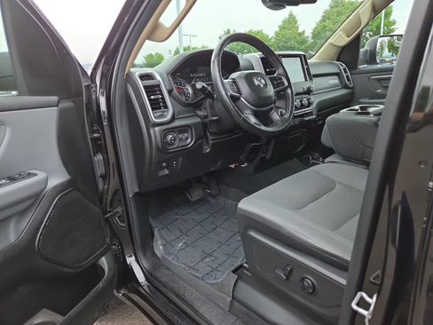 Used 2019 RAM 1500 Big Horn AWD/4WD image 10