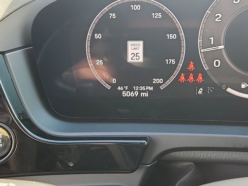 Used 2025 Porsche Cayenne S image 18