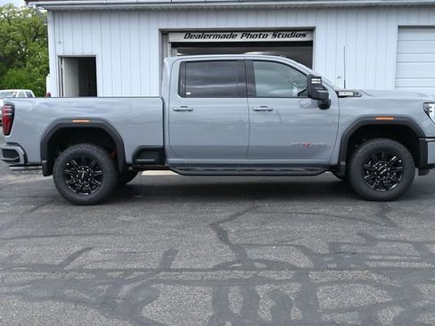 Used 2025 GMC Sierra 3500 AT4 w/ Technology Package image 5