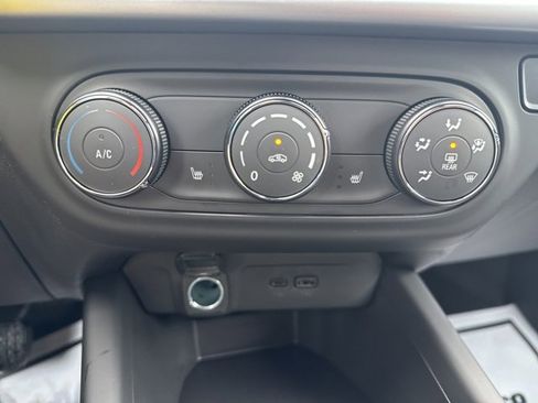 New 2026 Chevrolet Trax RS w/ Driver Confidence Package image 28