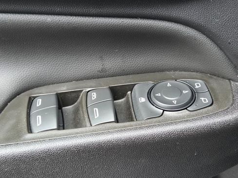 Used 2023 Chevrolet Equinox LT FWD image 35
