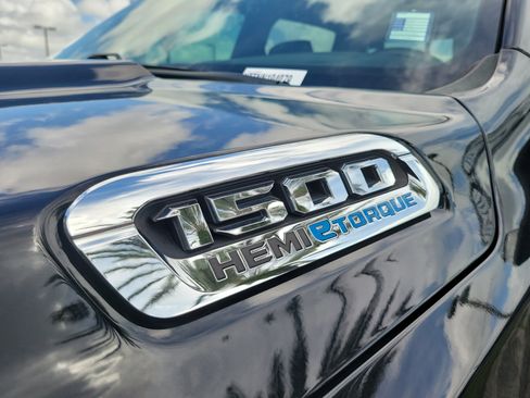 Used 2022 RAM 1500 Limited AWD/4WD image 10