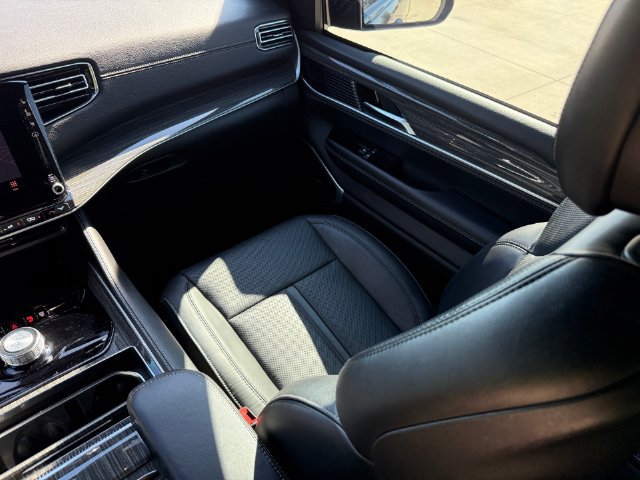 Used 2022 Jeep Wagoneer Series II RWD image 25