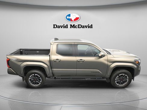 Used 2024 Toyota Tacoma TRD Sport w/ TRD Sport Upgrade Package AWD/4WD image 43