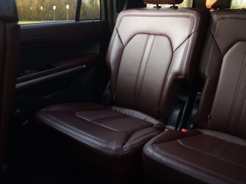 Used 2022 Ford Expedition Max Limited image 14