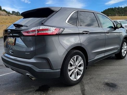 Used 2024 Ford Edge Titanium image 5