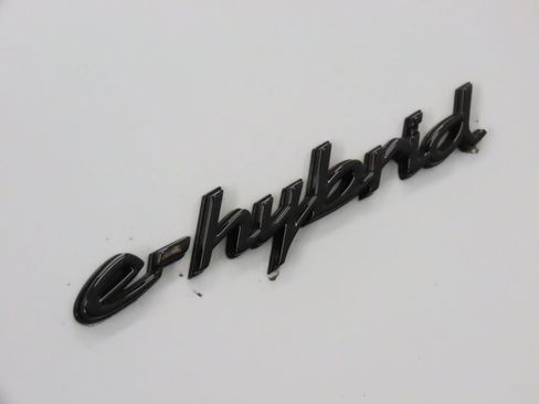 Certified 2025 Porsche Cayenne S AWD/4WD image 13
