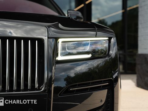 Used 2023 Rolls-Royce Ghost Black Badge w/ Black Badge Ghost Package image 5