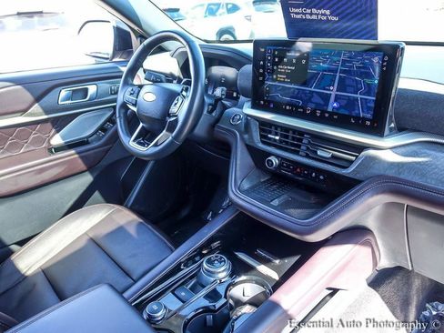 Used 2025 Ford Explorer Platinum w/ LUX Leather Package image 30