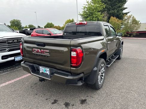 Used 2024 GMC Canyon Denali AWD/4WD image 8