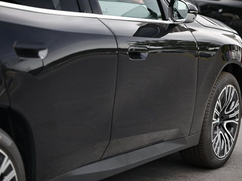 Used 2025 BMW X3 xDrive30i w/ Premium Package image 8