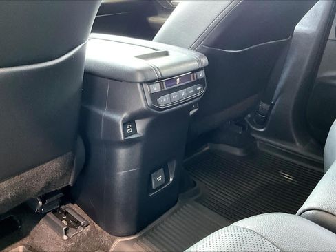 Used 2024 Toyota Grand Highlander FWD image 33
