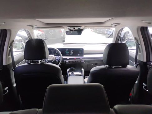 Used 2024 Kia Sorento S w/ Panoramic Sunroof Package FWD image 10
