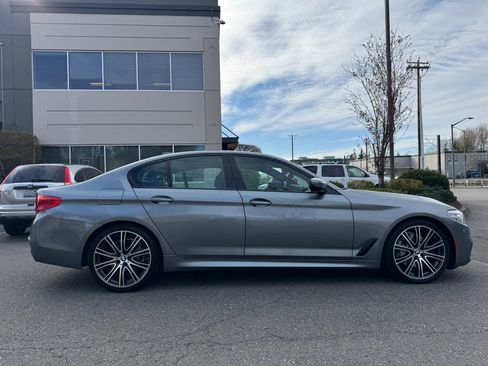 Used 2019 BMW 540i w/ M Sport Package image 12