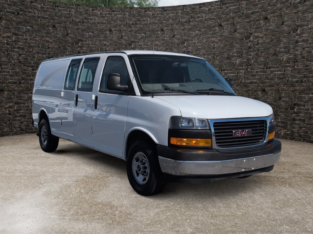 Used 2022 GMC Savana 3500 Extended w/ Driver Convenience Package RWD image 2