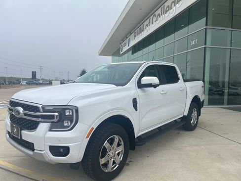 Used 2025 Ford Ranger Lariat w/ FX4 Off-Road Package image 2