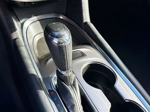 Used 2016 Chevrolet Malibu LT image 16