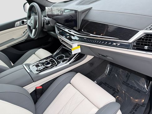 New 2027 BMW X7 xDrive40i w/ Executive Package AWD/4WD image 14