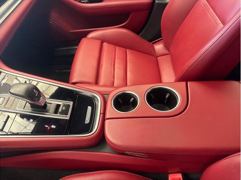 Used 2021 Porsche Panamera image 26