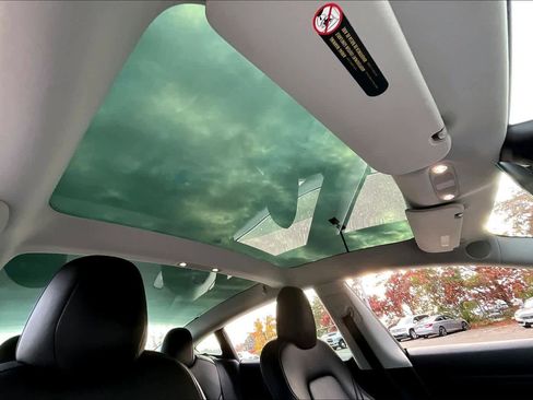 Used 2019 Tesla Model 3 Standard Range Plus image 13