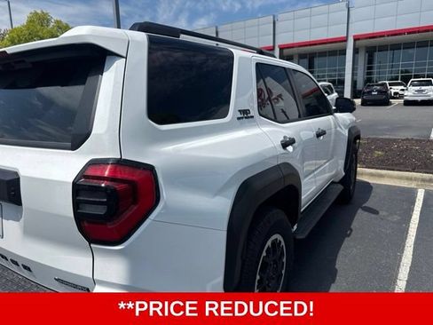 Used 2025 Toyota 4Runner TRD Off-Road Premium AWD/4WD image 2