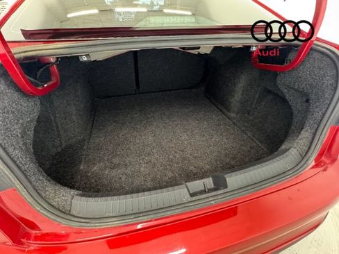 Used 2022 Volkswagen Jetta SE w/ Panoramic Sunroof Package FWD image 11