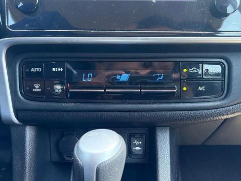 Used 2018 Toyota Corolla LE image 22