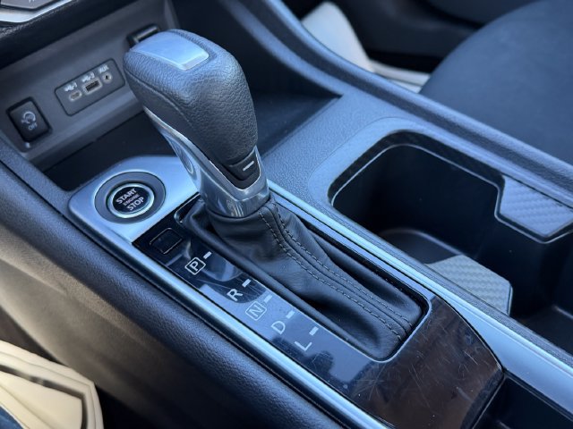 Used 2025 Nissan Sentra SV FWD image 25