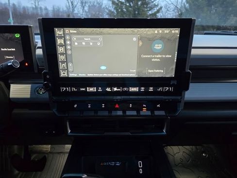 Used 2024 GMC Hummer EV 3X w/ Omega Edition image 27