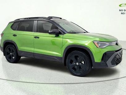 Used 2025 Volkswagen Taos SE w/ Taos Adventure Package (SXB)