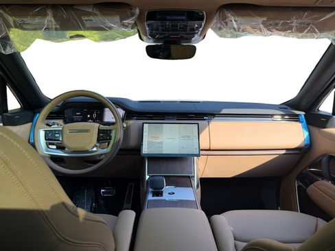 New 2026 Land Rover Range Rover Long Wheelbase SE AWD/4WD image 19