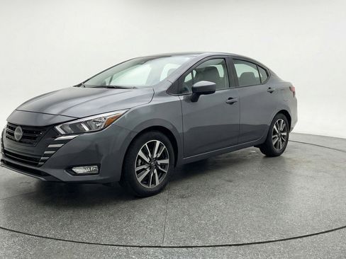 Used 2025 Nissan Versa SV FWD image 3